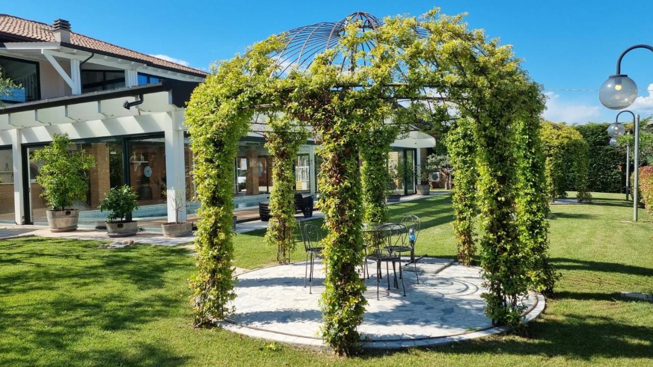 Fontana Oasis Apartments Castelnuovo del Garda Bagian luar foto