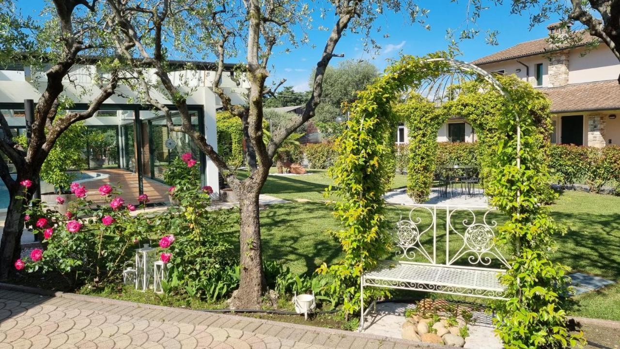 Fontana Oasis Apartments Castelnuovo del Garda Bagian luar foto