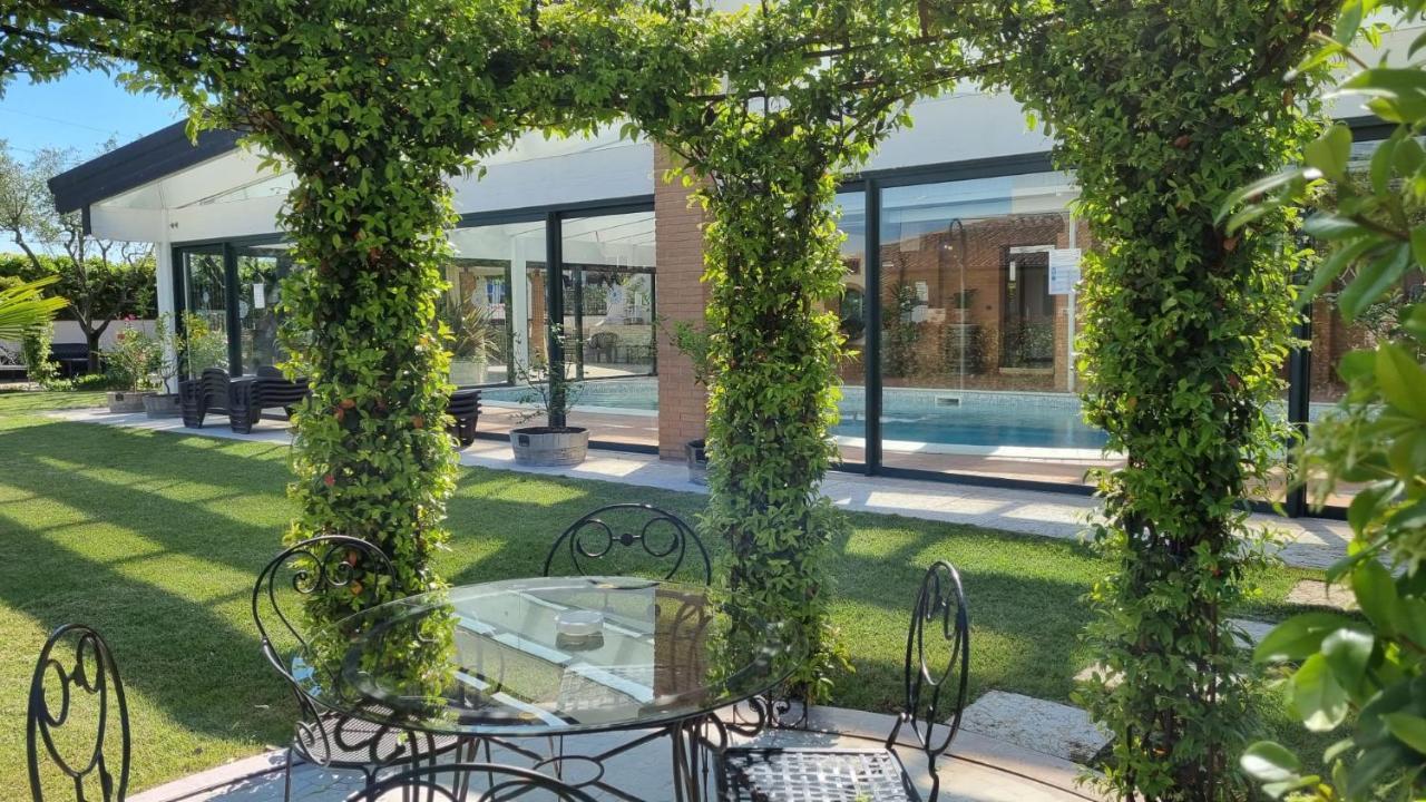Fontana Oasis Apartments Castelnuovo del Garda Bagian luar foto