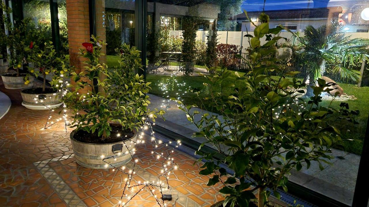Fontana Oasis Apartments Castelnuovo del Garda Bagian luar foto